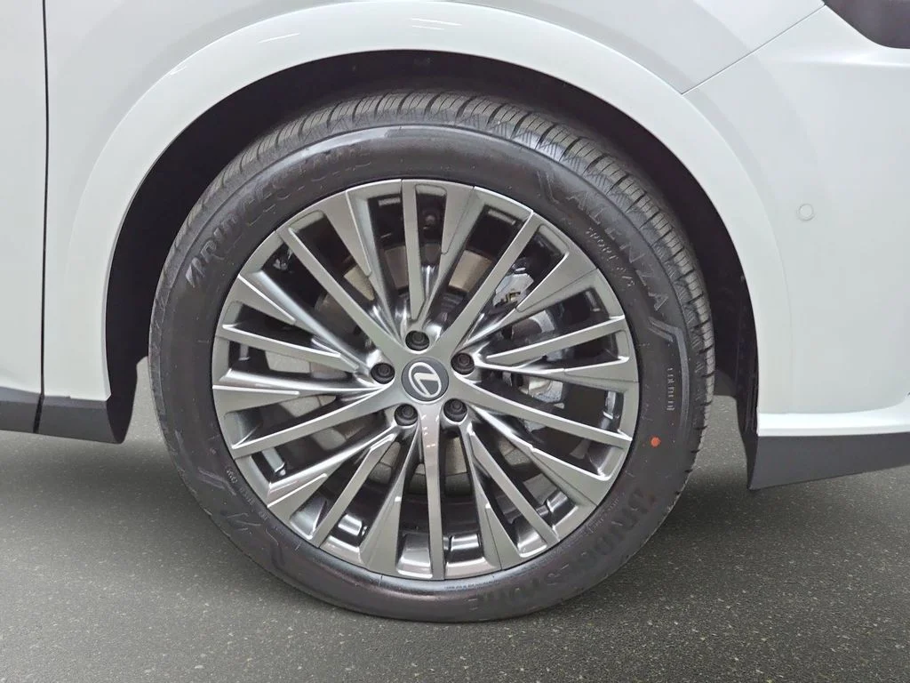 New 2026 Eminent White Pearl Lexus LUXURY image 30