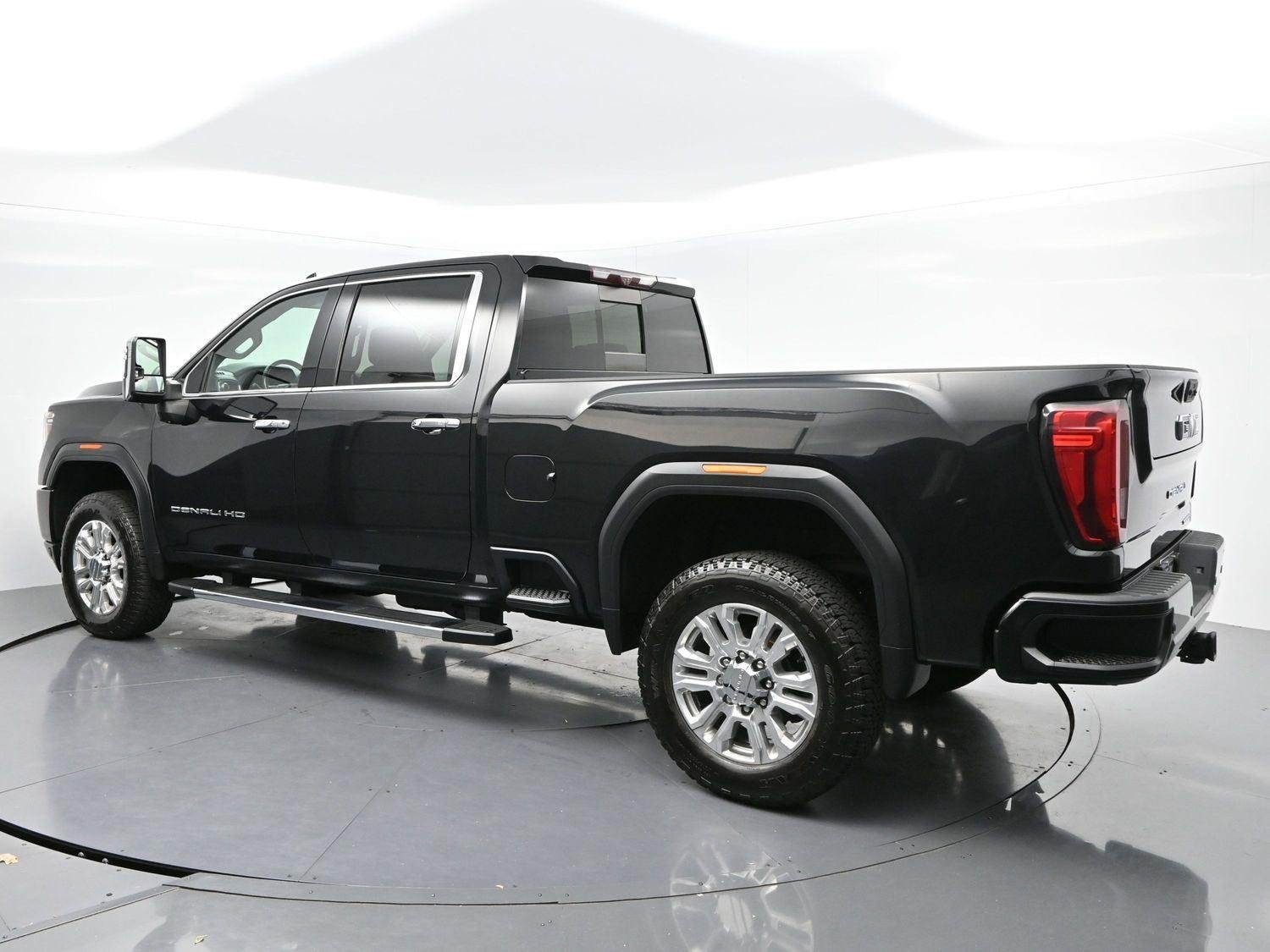 Used 2020 Onyx Black GMC Denali image 5