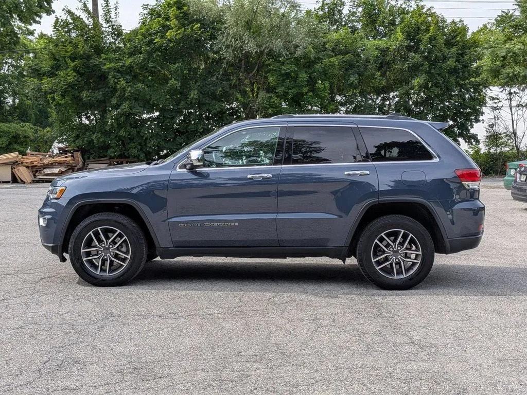 Used 2021 Blue Jeep Limited image 9