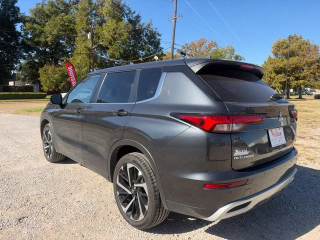 Used 2024 Black Mitsubishi SE image 9