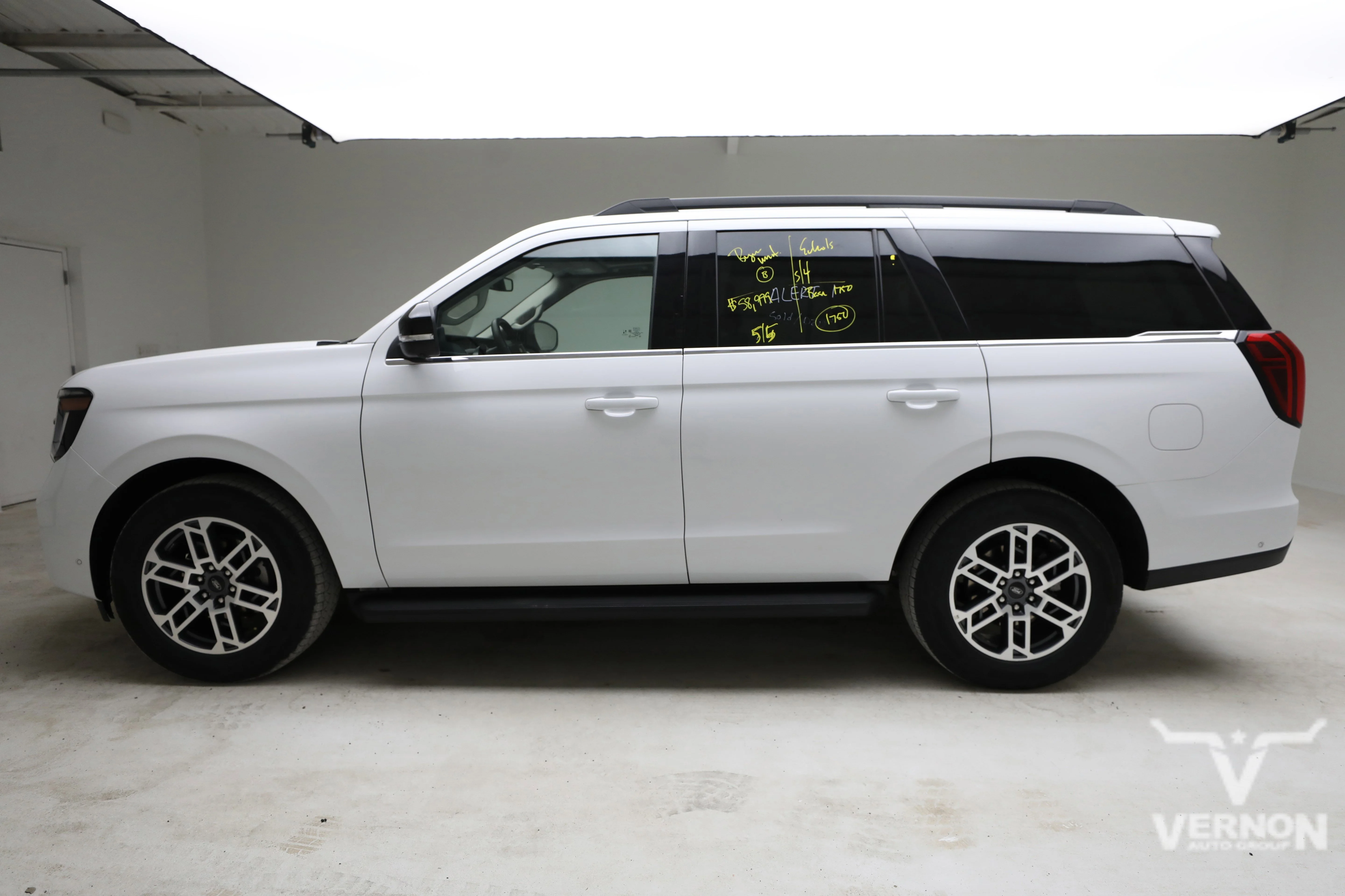 Pre-Owned 2025 Ford Expedition Active 4x4