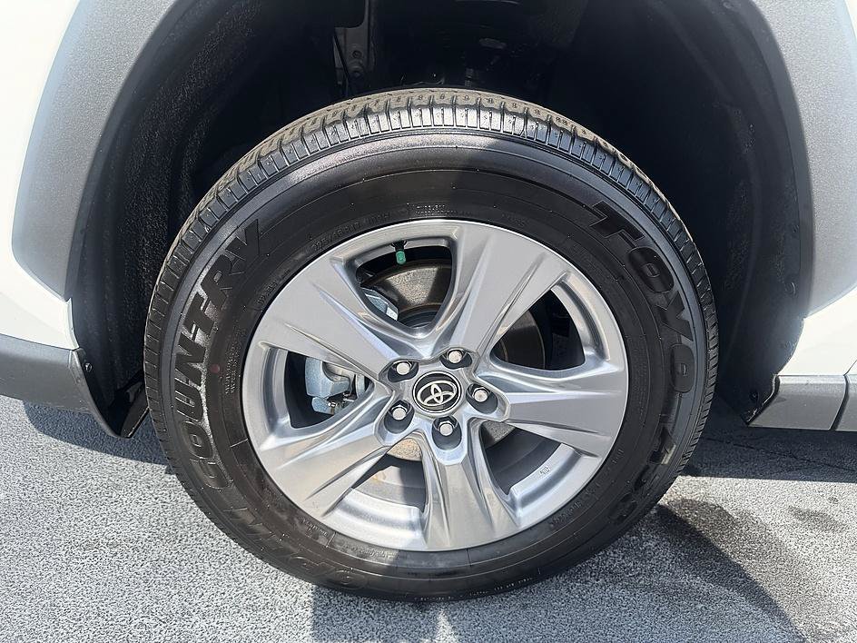Certified Used 2025 Ice Toyota Hybrid XLE image 8