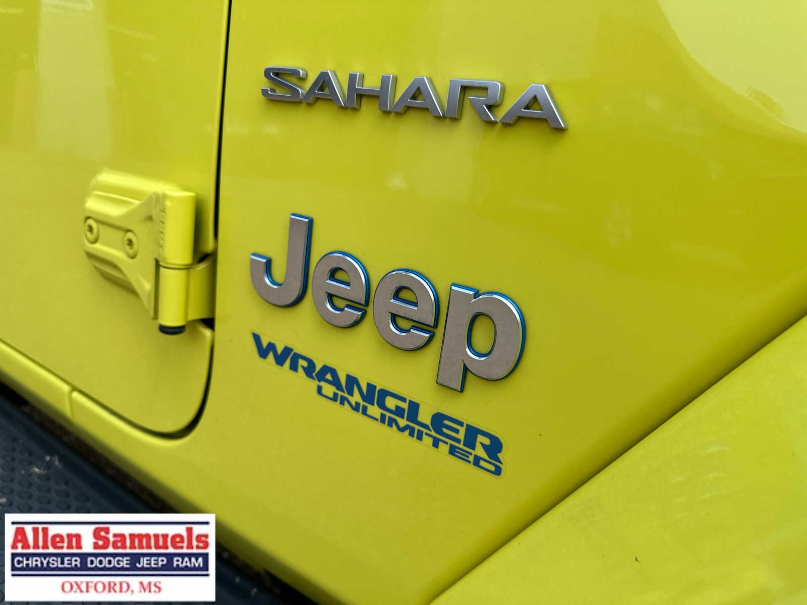 Used 2022 High Velocity Clearcoat Jeep Unlimited Sahara image 54