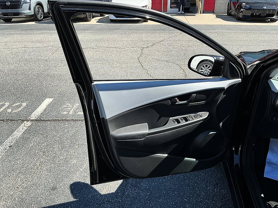 Used 2019 Ultra Black Pearl Hyundai SEL image 13