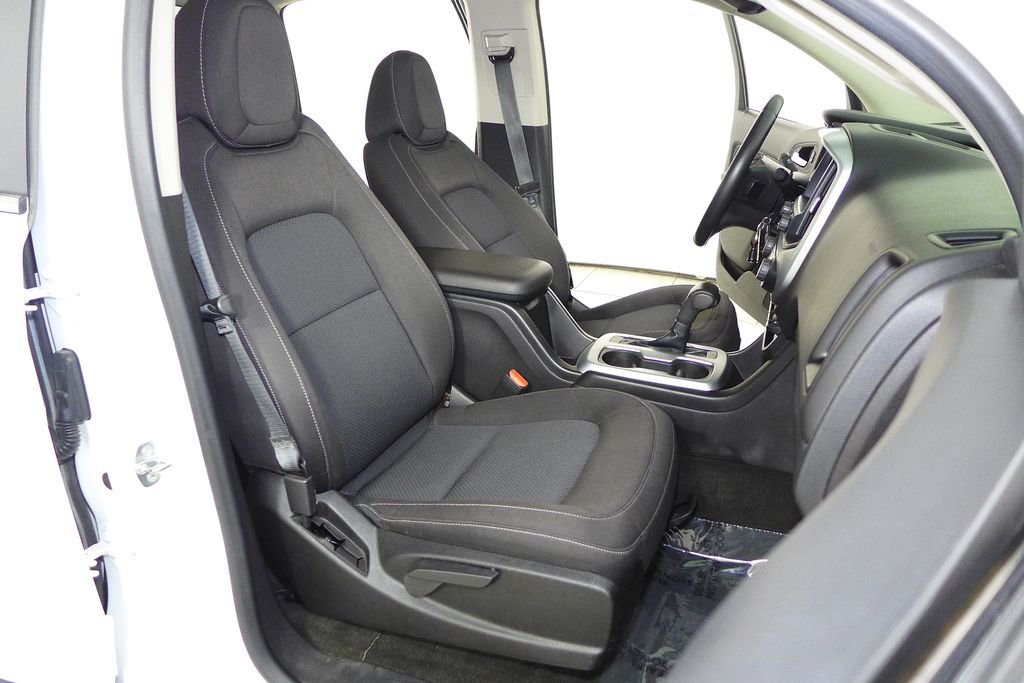 Used 2016 White Chevrolet LT image 17