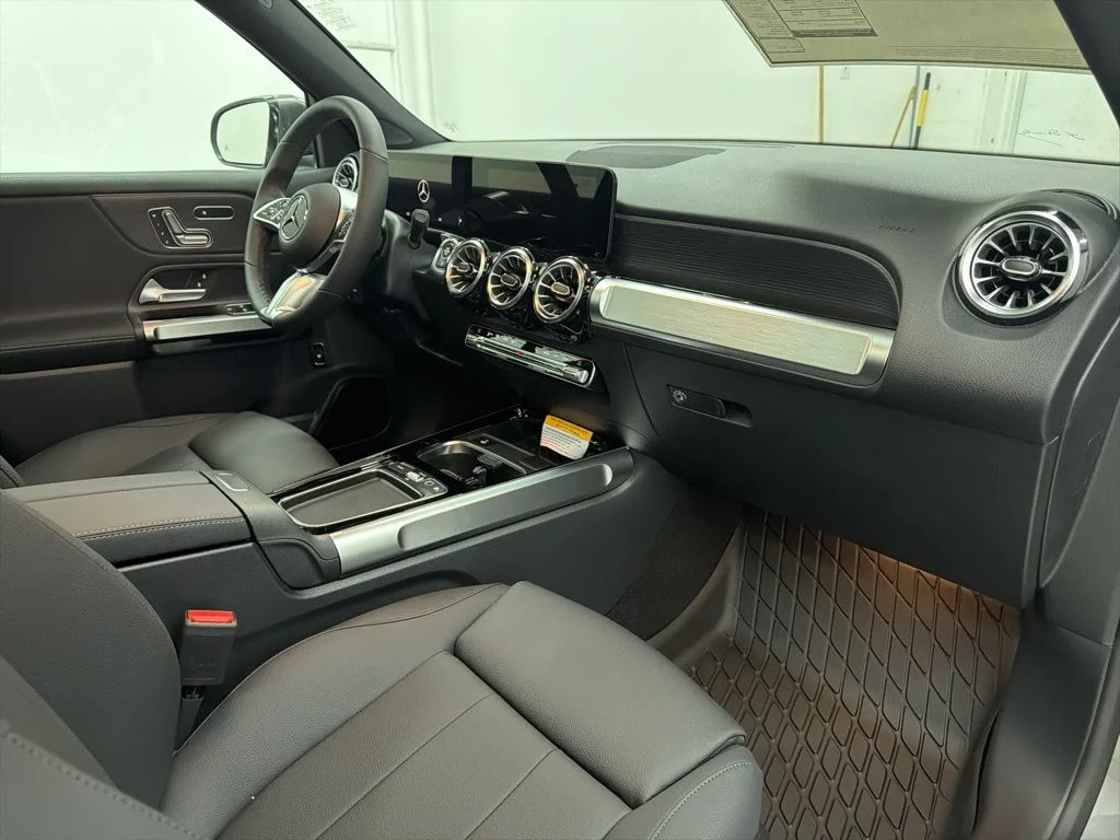 Used 2026  Mercedes-Benz GLB 250 image 27