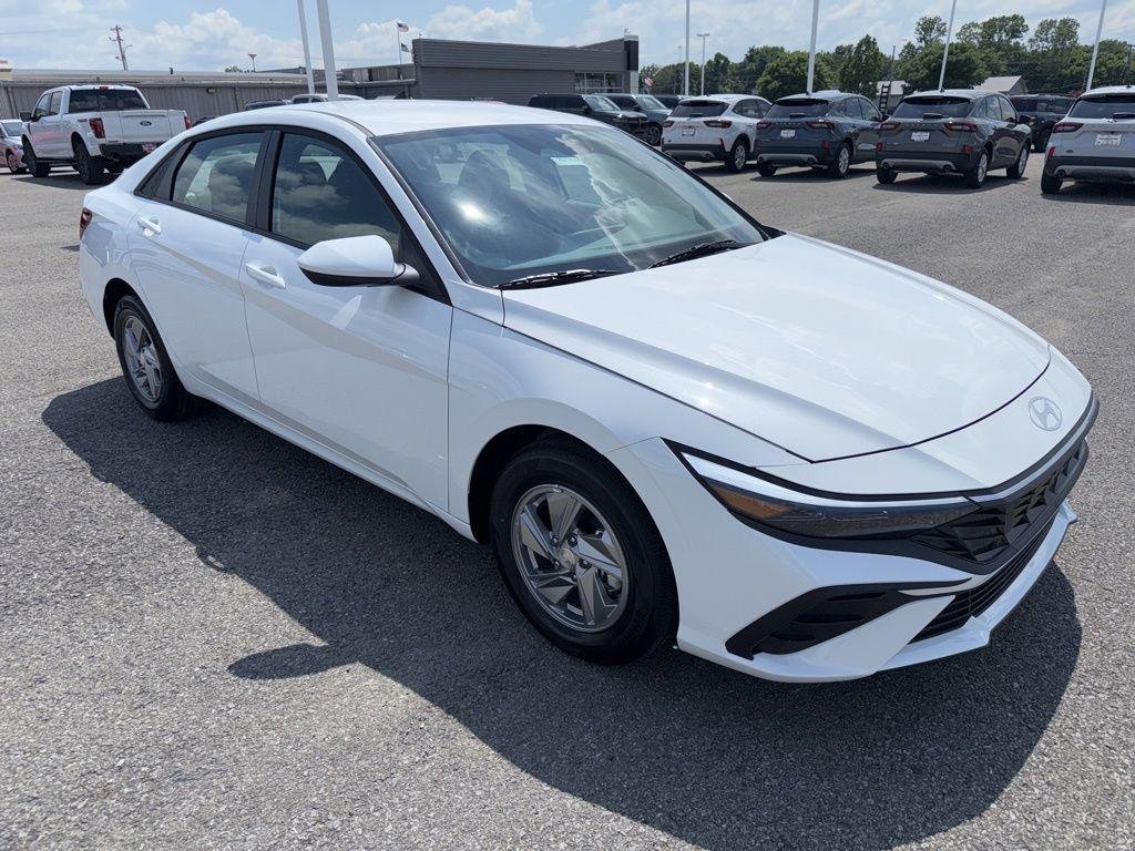 2026 Hyundai Elantra 2.0 SE IVT's photo