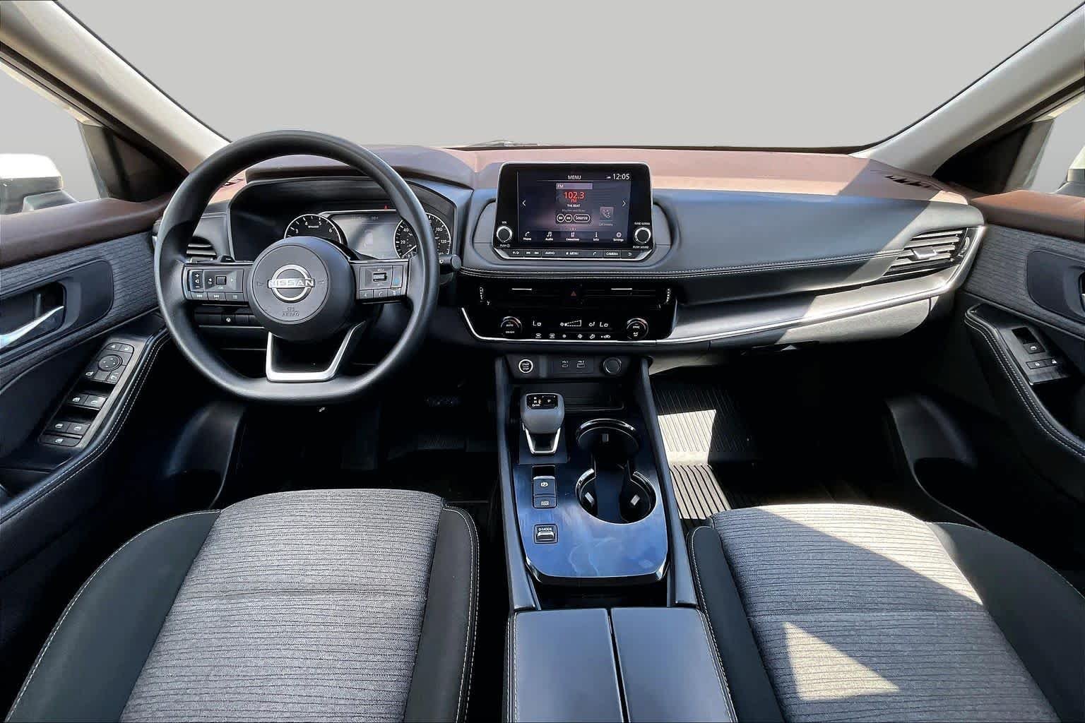Used 2022 Pearl White Tricoat Nissan SV image 16