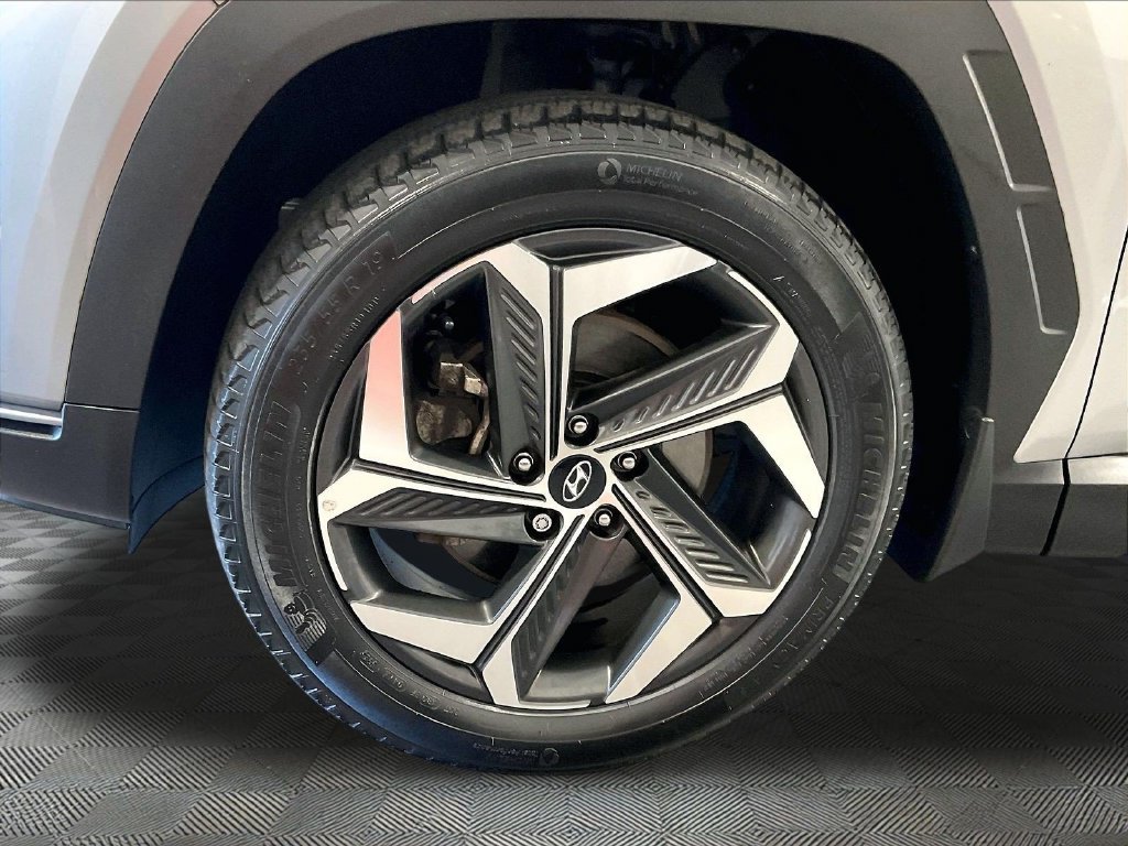 Used 2024 Silver Hyundai SEL image 7