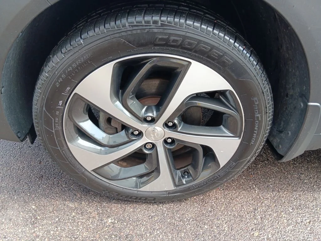 Used 2018 Black Noir Pearl Hyundai Limited image 12