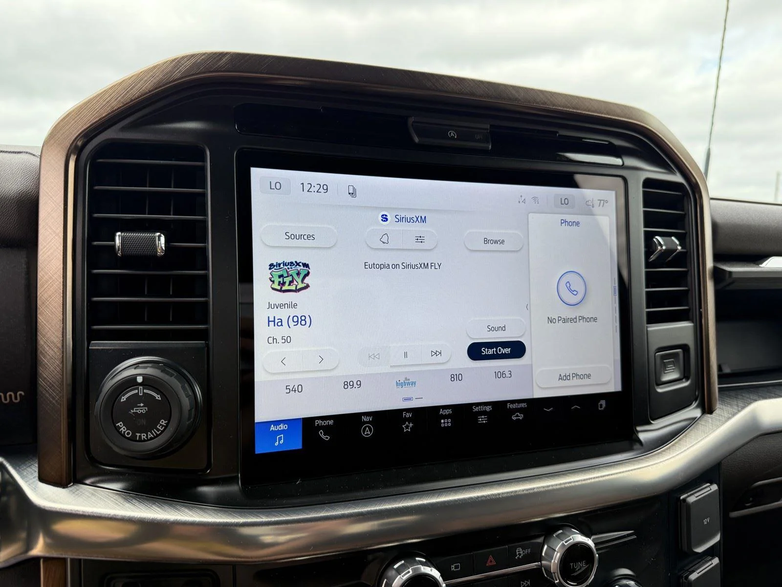 New 2026 Carbonized Gray Metallic Ford King Ranch® image 22