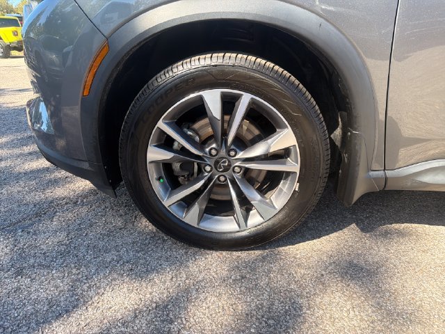 Used 2023 Gray INFINITI LUXE image 11