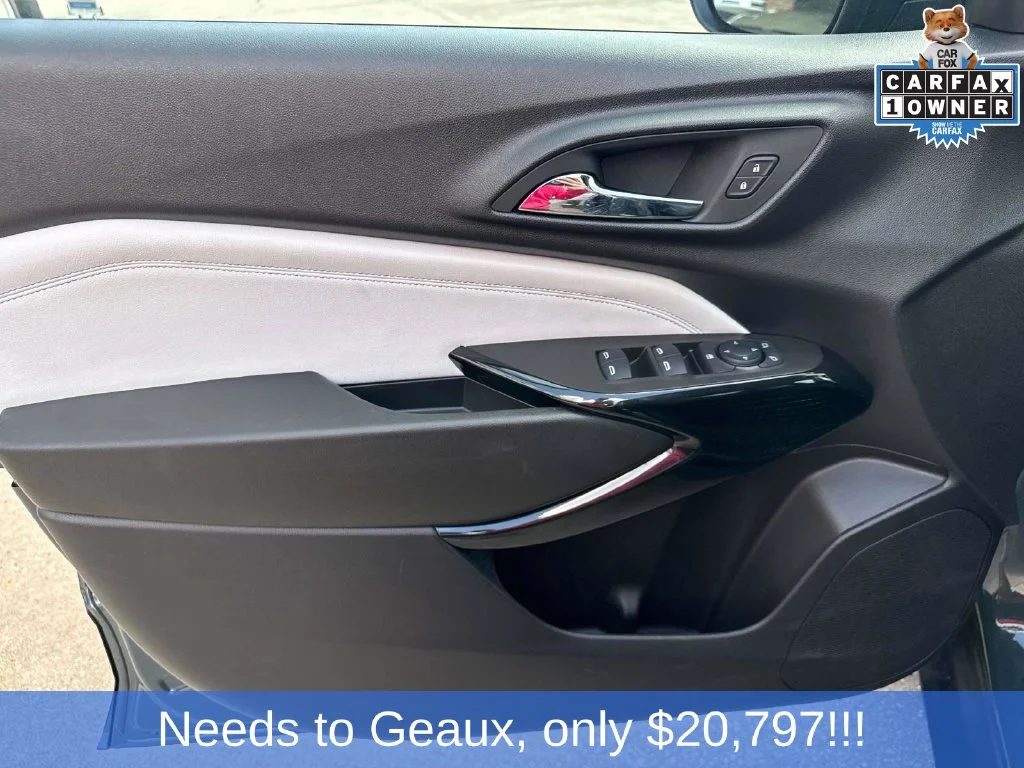 Used 2025 Gray Chevrolet LT image 36