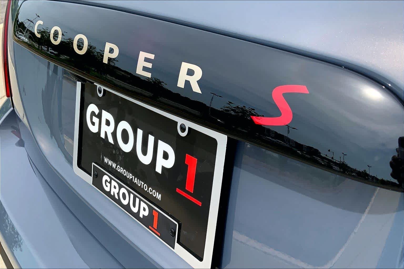 New 2026 Copper Grey Metallic MINI Iconic image 15