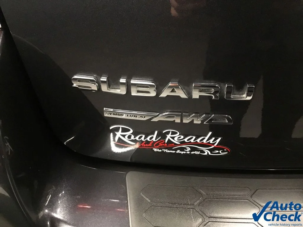 Used 2018 Gray Subaru 2.0i Limited image 13