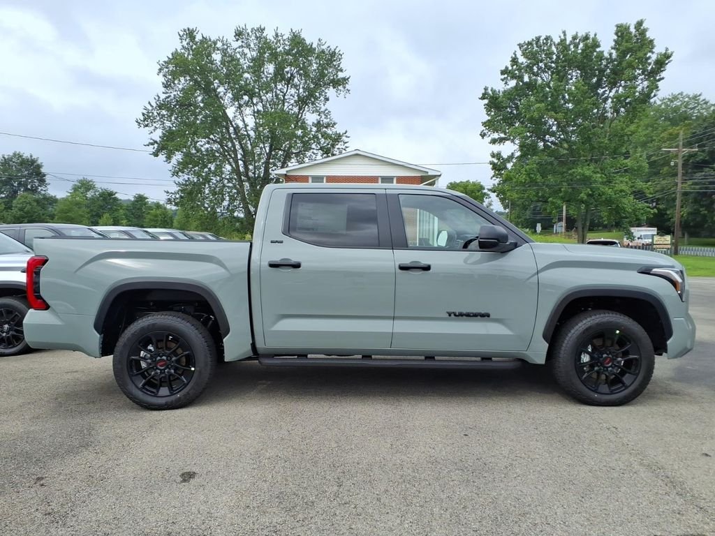 New 2026 Lunar Rock Toyota SR5 image 2
