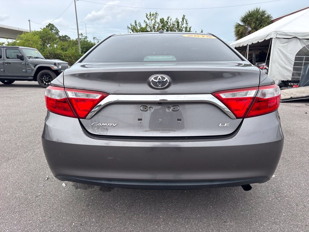 Used 2015 Gray Toyota LE image 4