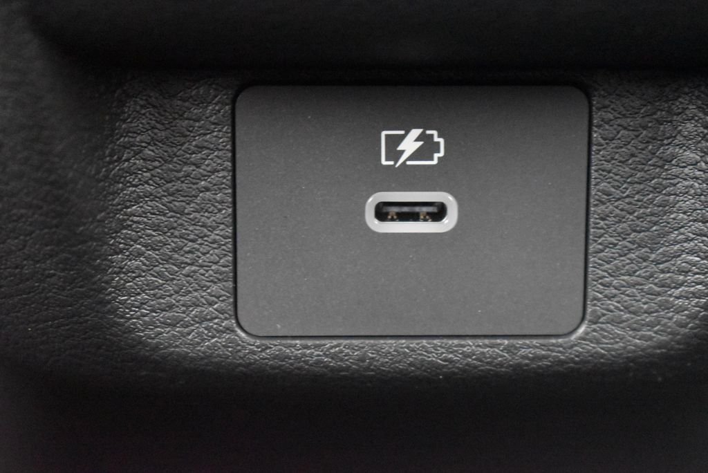 2025 Nissan Versa Sedan SR - Photo 31