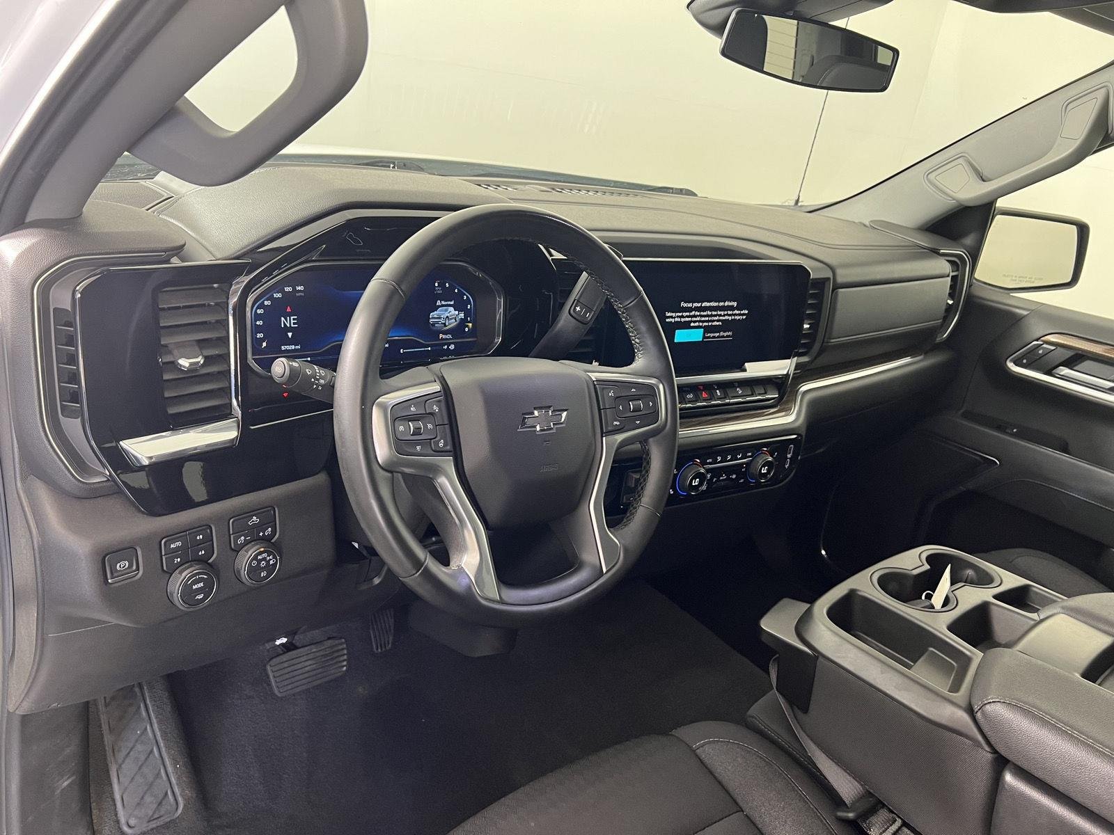 Used 2023 Summit White Chevrolet RST image 4