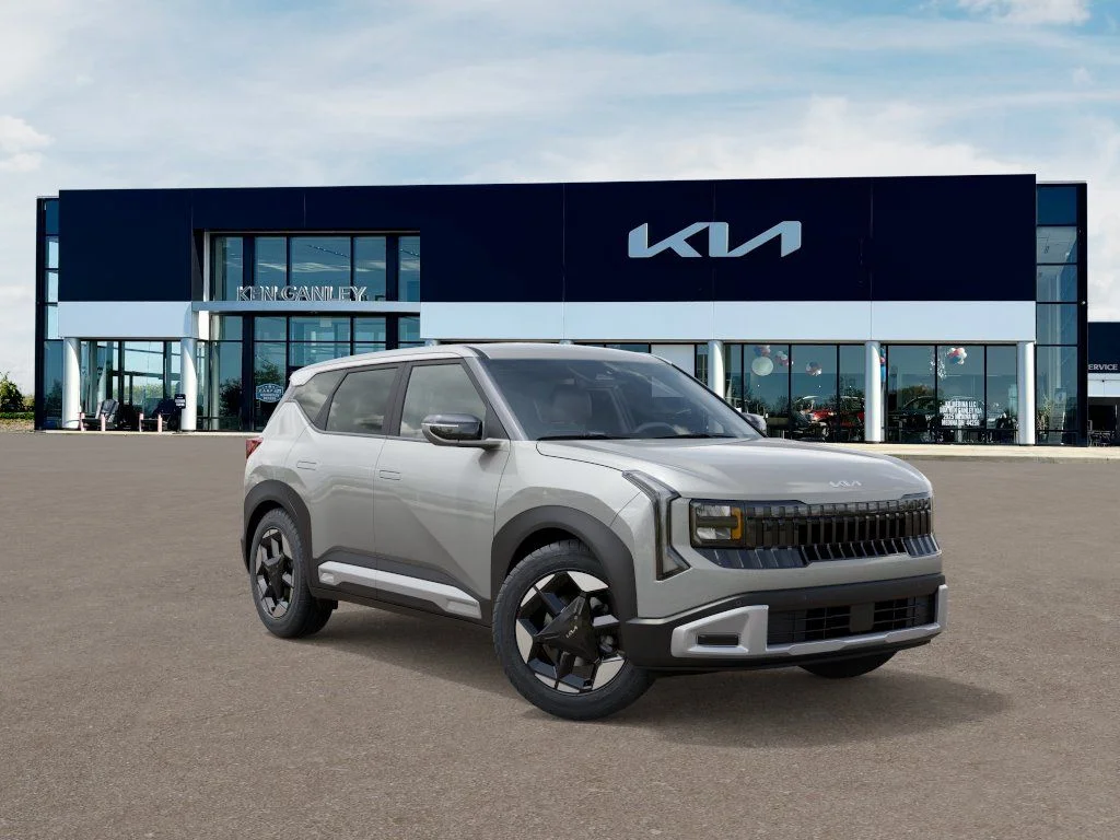 New 2027 Ivory Silver Kia S image 8