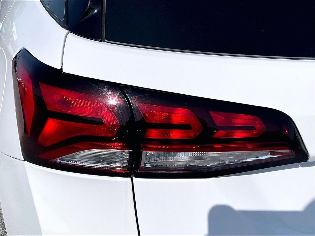 Used 2024 White Chevrolet LT image 31