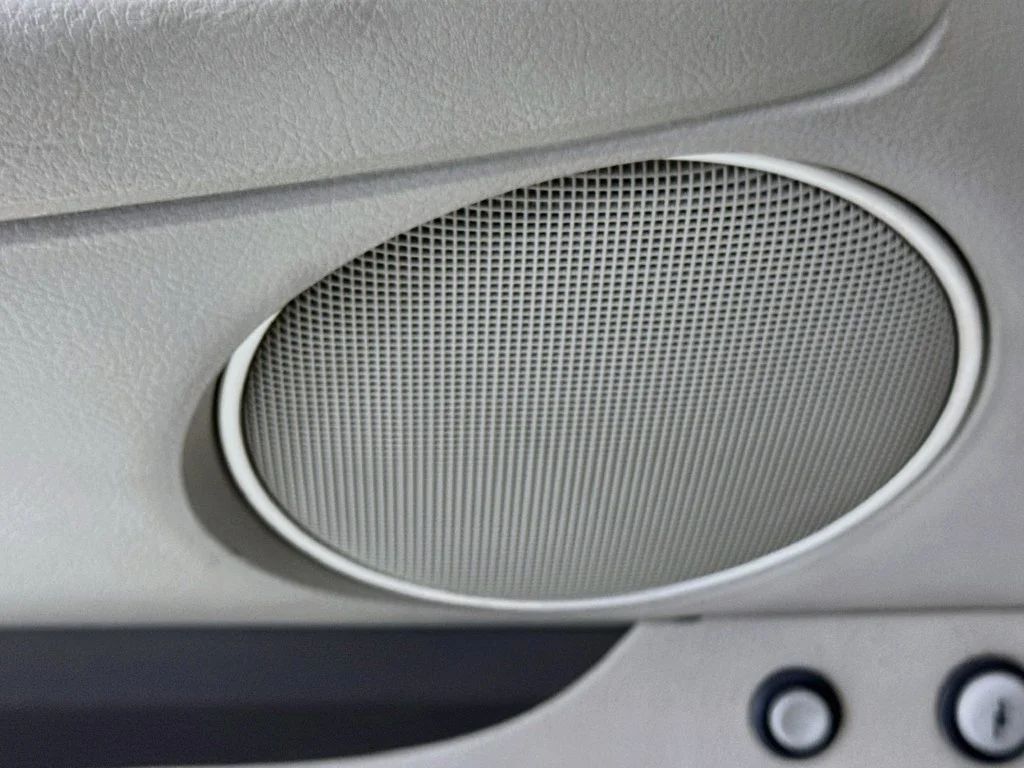 Used 2007 White Lincoln Signature image 20