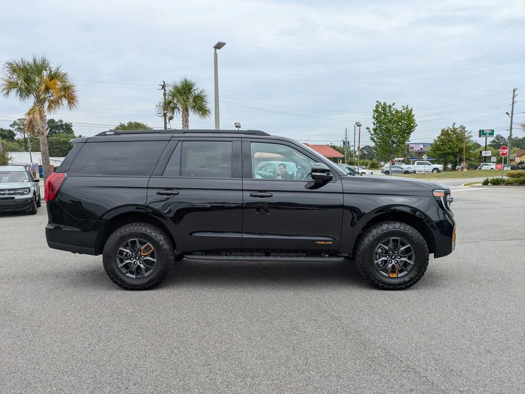 New 2026 Agate Black Metallic Ford Tremor image 3