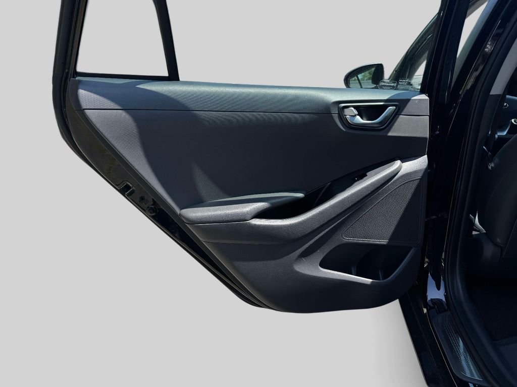 Used 2019 Black Hyundai Limited image 10