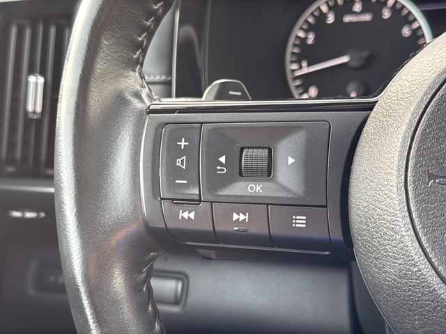 Used 2023 Black Nissan SL image 37