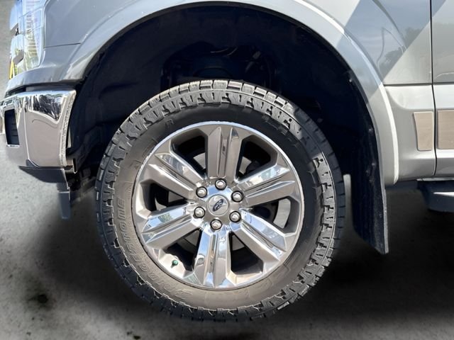 Used 2019 Gray Ford Lariat image 25