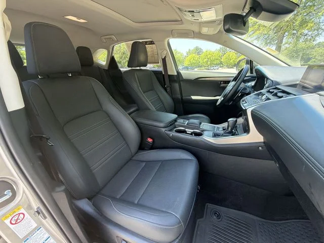 Used 2018 Silver Lexus 300h image 27