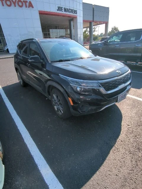 Used 2021 Black Kia S image 3