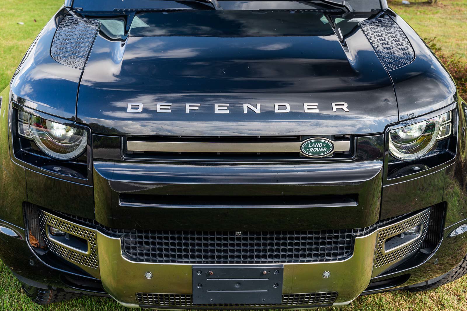 Used 2021  Land Rover X image 2
