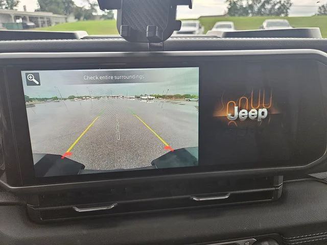 Used 2024 Green Jeep Mojave image 20