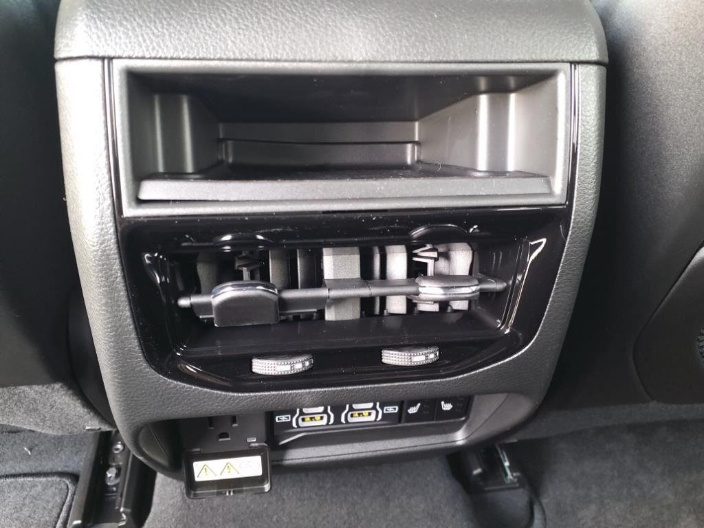 Used 2024 Silver Zynith Jeep  image 31