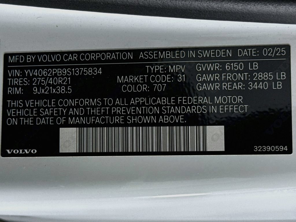 Used 2025 White Volvo Plus image 34