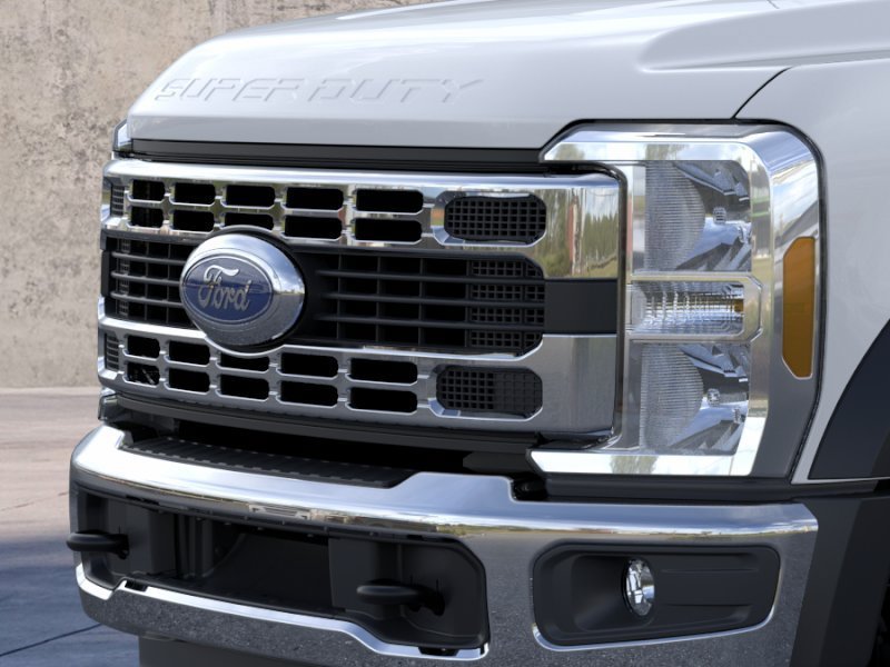 New 2026 Oxford White Ford F-550® XL image 17