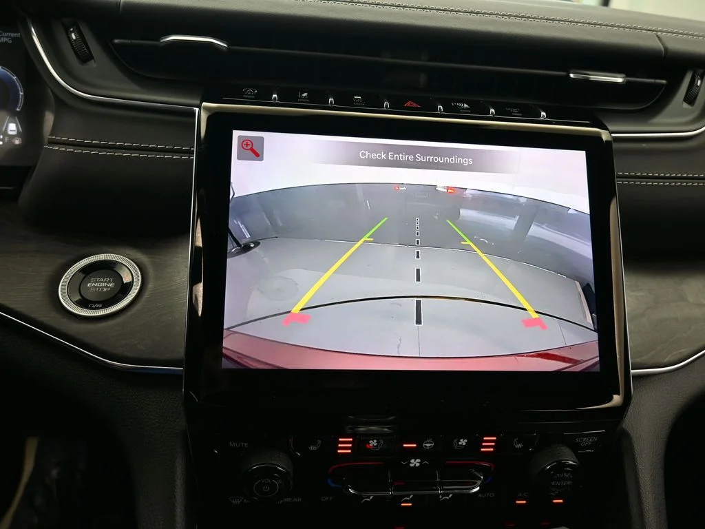 2023 Jeep Grand Cherokee Overland - Photo 21