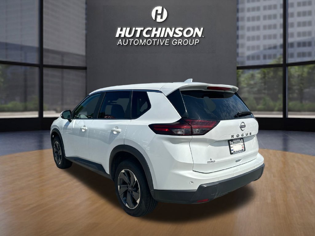 Used 2025 White Nissan SV image 5