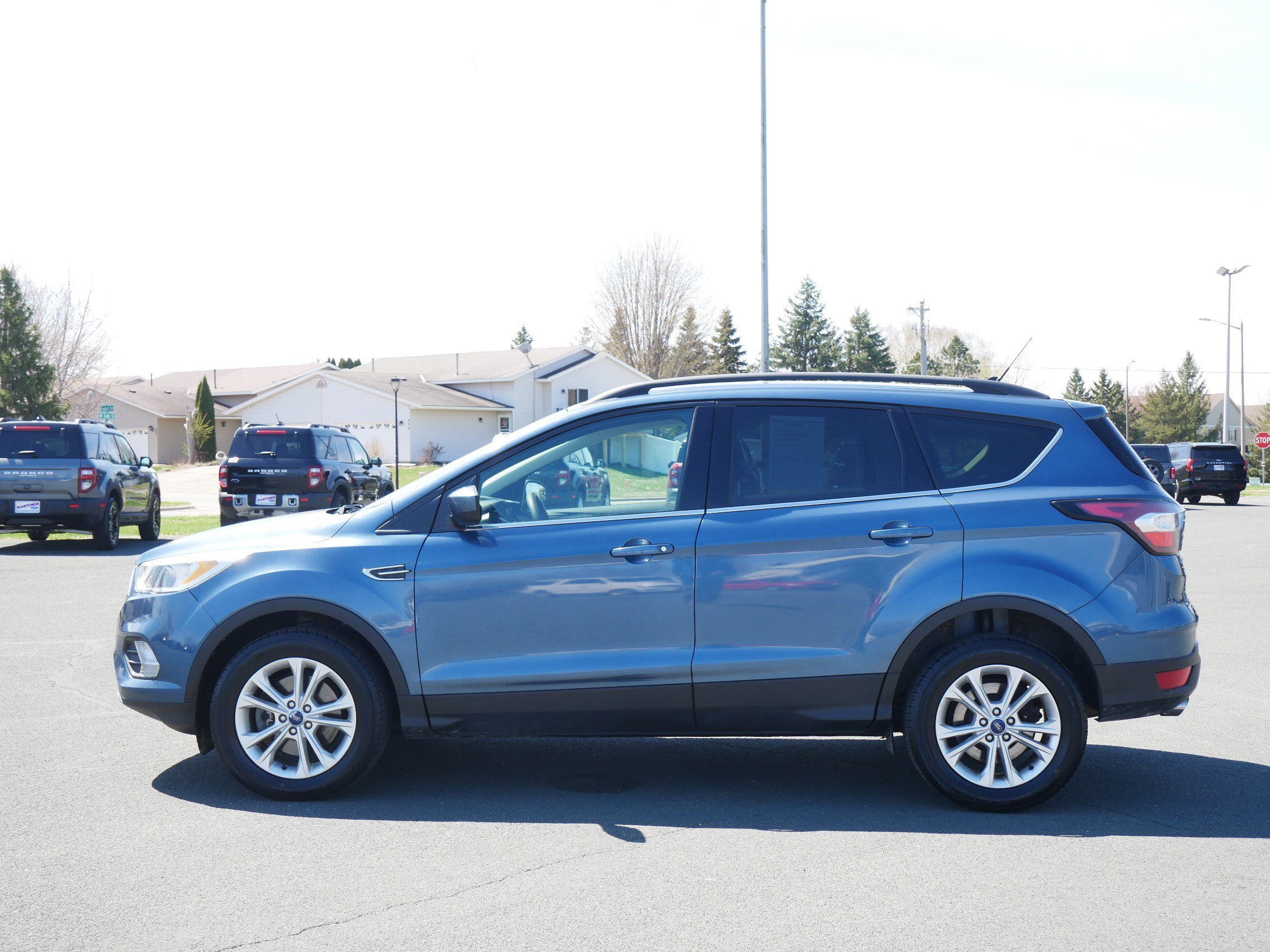 Used 2018 Ford Escape SE with VIN 1FMCU9GD1JUB70601 for sale in Hastings, Minnesota