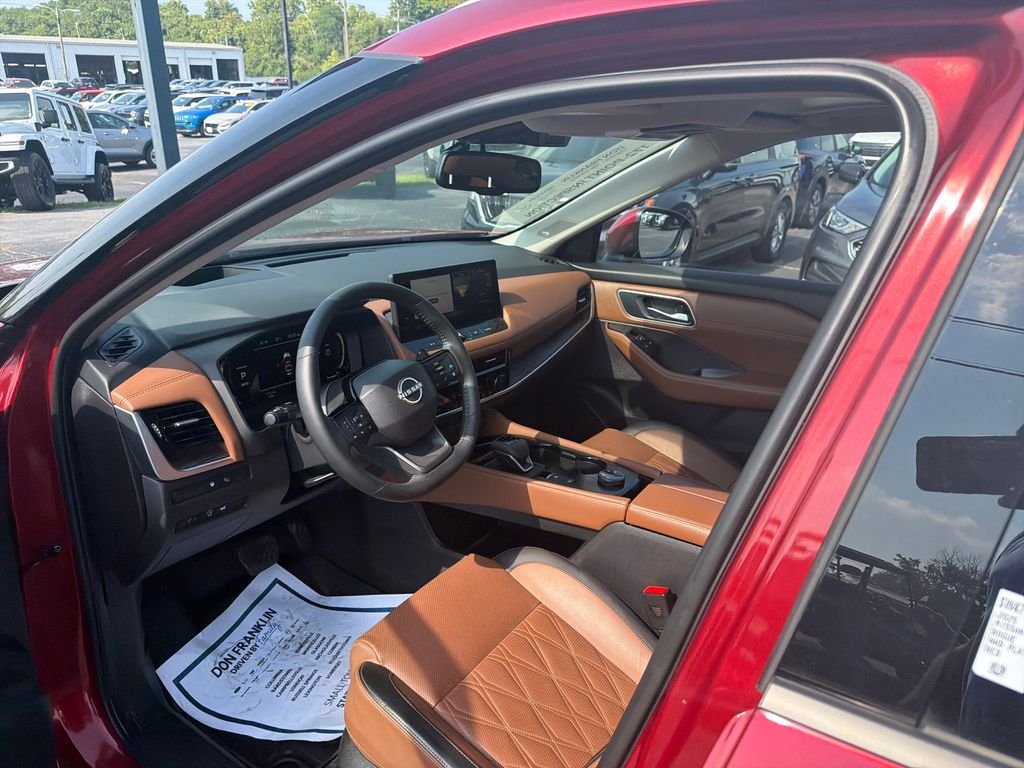 Used 2025 Red Nissan Platinum image 16