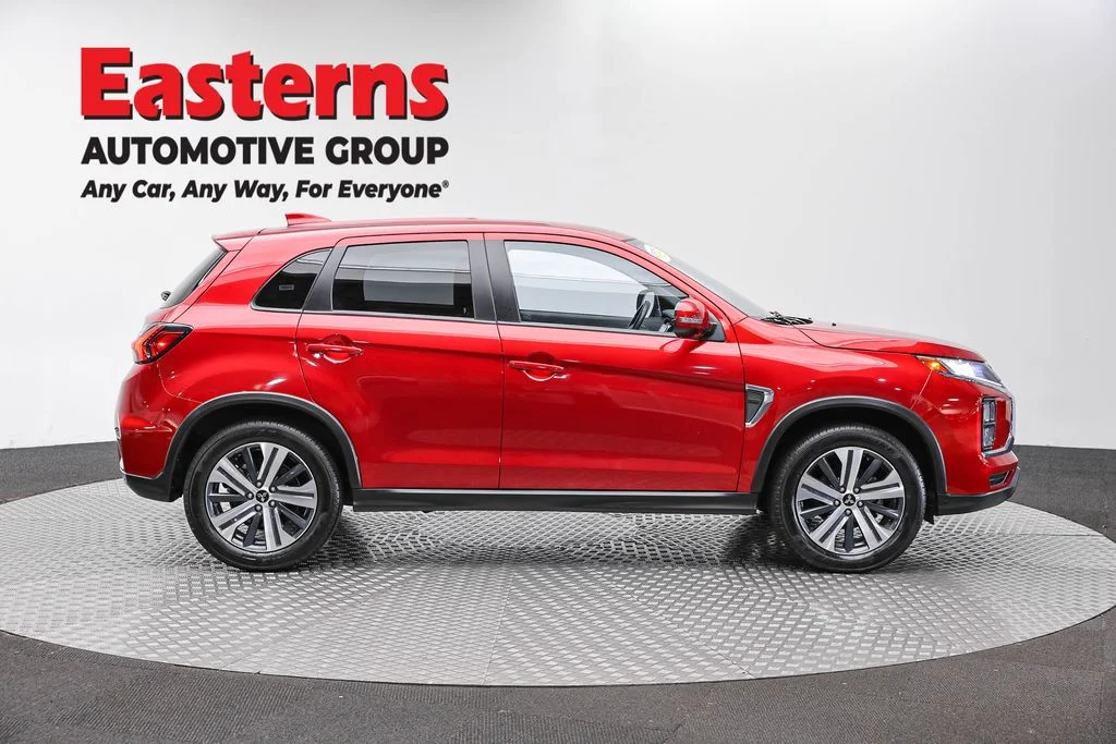 Used 2025 Red Mitsubishi 2.0 SE image 4