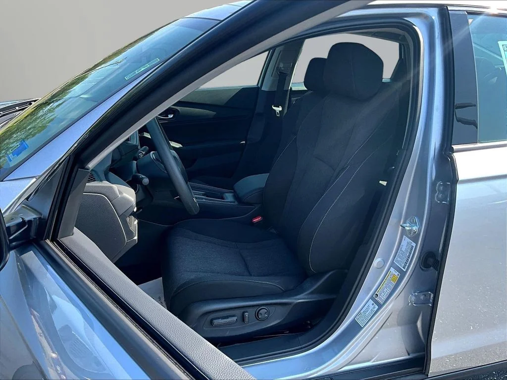 New 2026 Solar Silver Metallic Honda SE image 21