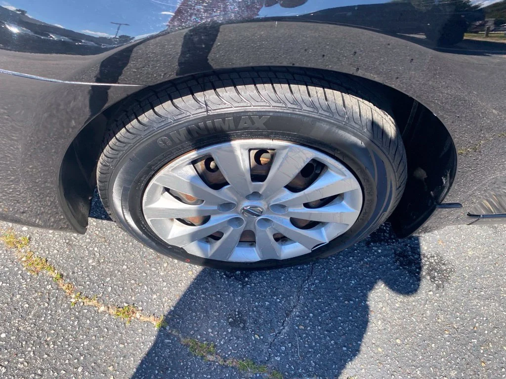 Used 2018 Black Nissan S image 18