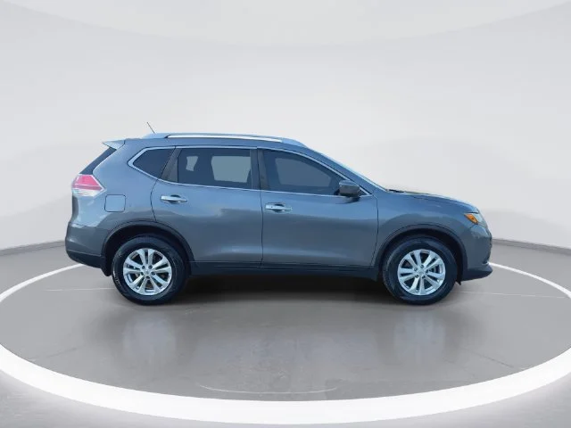 Used 2016 Gray Nissan SV image 9