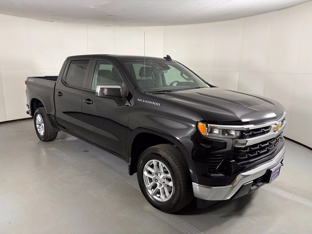 Used 2023 Black Chevrolet LT image 2
