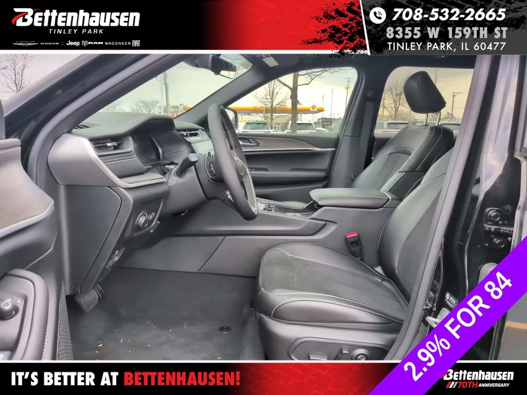 New 2026 Diamond Black Crystal Pearlcoat Jeep Altitude image 23