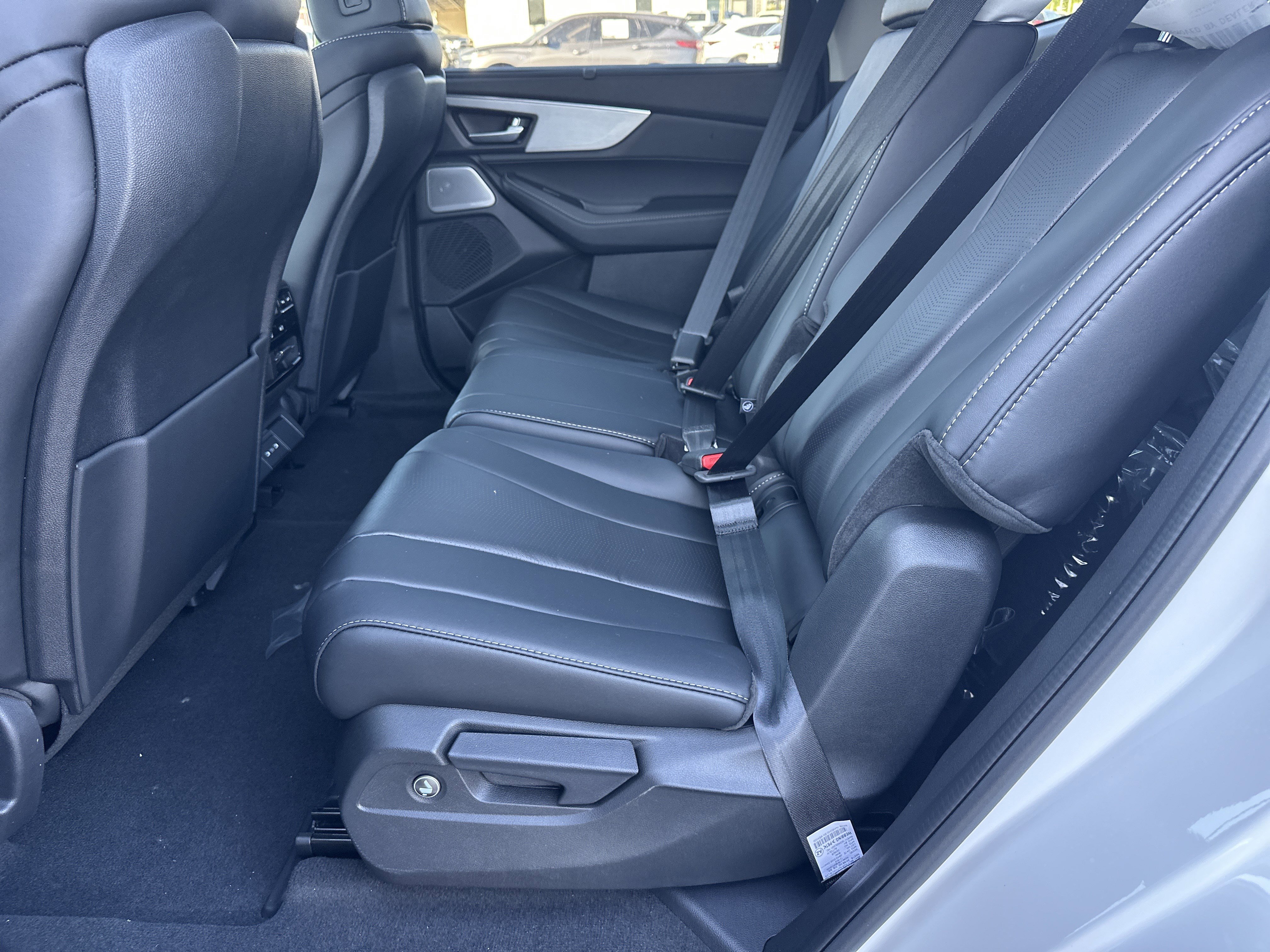 New 2026 Platinum White Pearl Acura w/Technology Package image 13