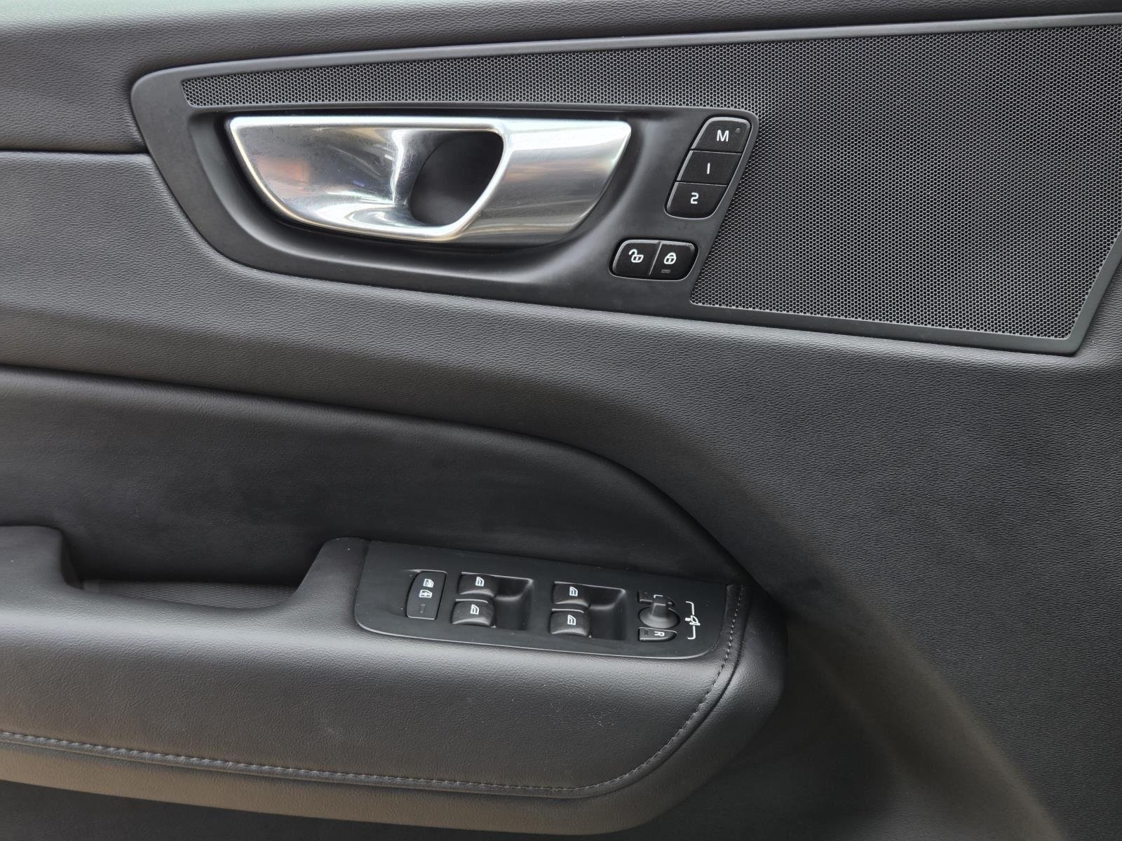 Used 2023 BLACK VOLVO  image 28