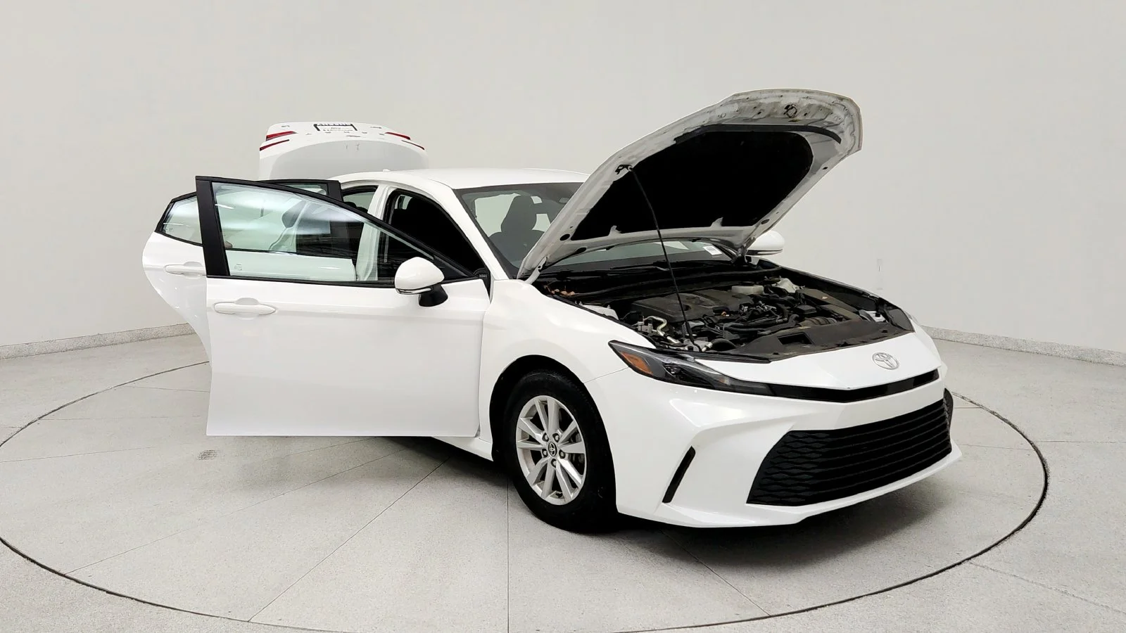 Used 2025 White Toyota LE image 11